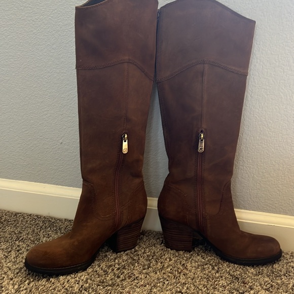 Guess Suede Boots - Picture 2 of 4